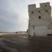 Nel 1569 venne poi innalzata un'altra struttura tuttora presente: la possente torre di avvistamento, la cui bianca sagoma svetta sullo spigolo est della baia, a pochi passi dal molo di Levante